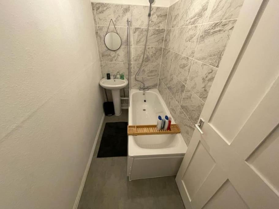 Stunning 2 Bedroom On Tower Bridge Londýn Exteriér fotografie
